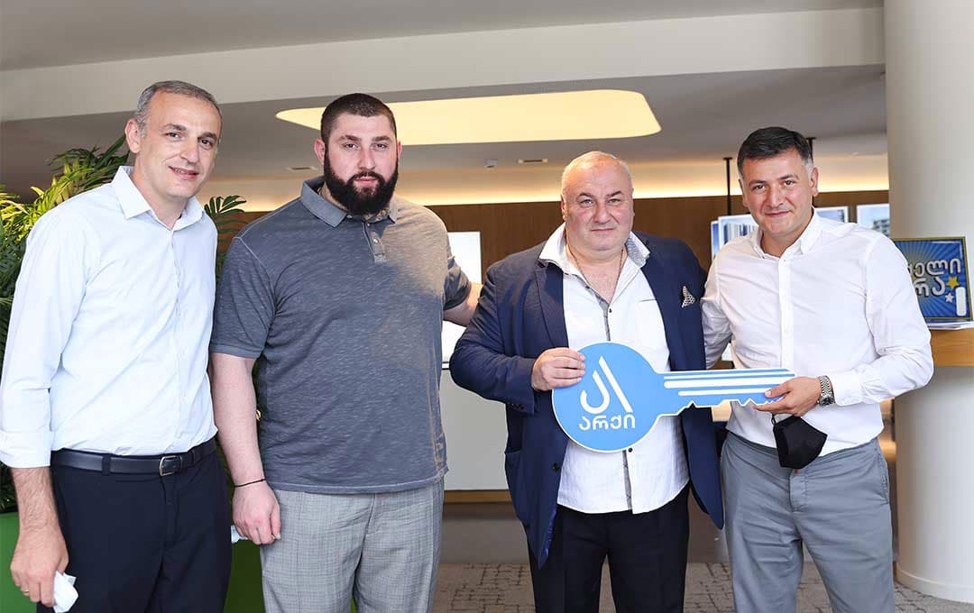Archi Gifts an Apartment to the Chief Doctor of the Georgian Olympic Team